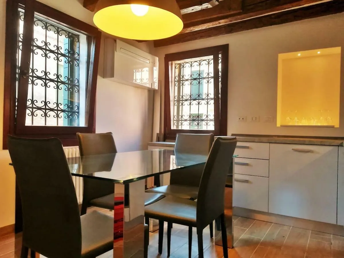Mario Apartment 721 Venecia 0*,